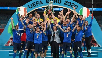 九游体育APP-马德兴现场观欧洲杯随感②：曼奇尼复制郎平模式？