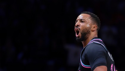 九游体育官网-斯波：我们很喜欢鲍威尔和希罗的组合 给点时间他们的默契会出现